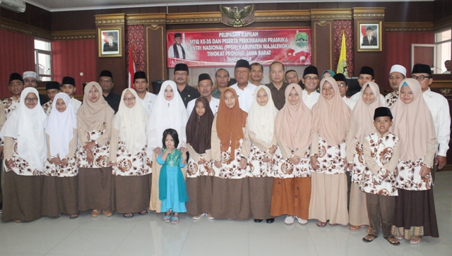 Bupati Lepas Kafilah MTQ Ke-35 dan Peserta Perkemahan Pramuka Santri Nasional Kab. Majalengka  Tingkat Provinsi Jawa Barat Tahun 2018