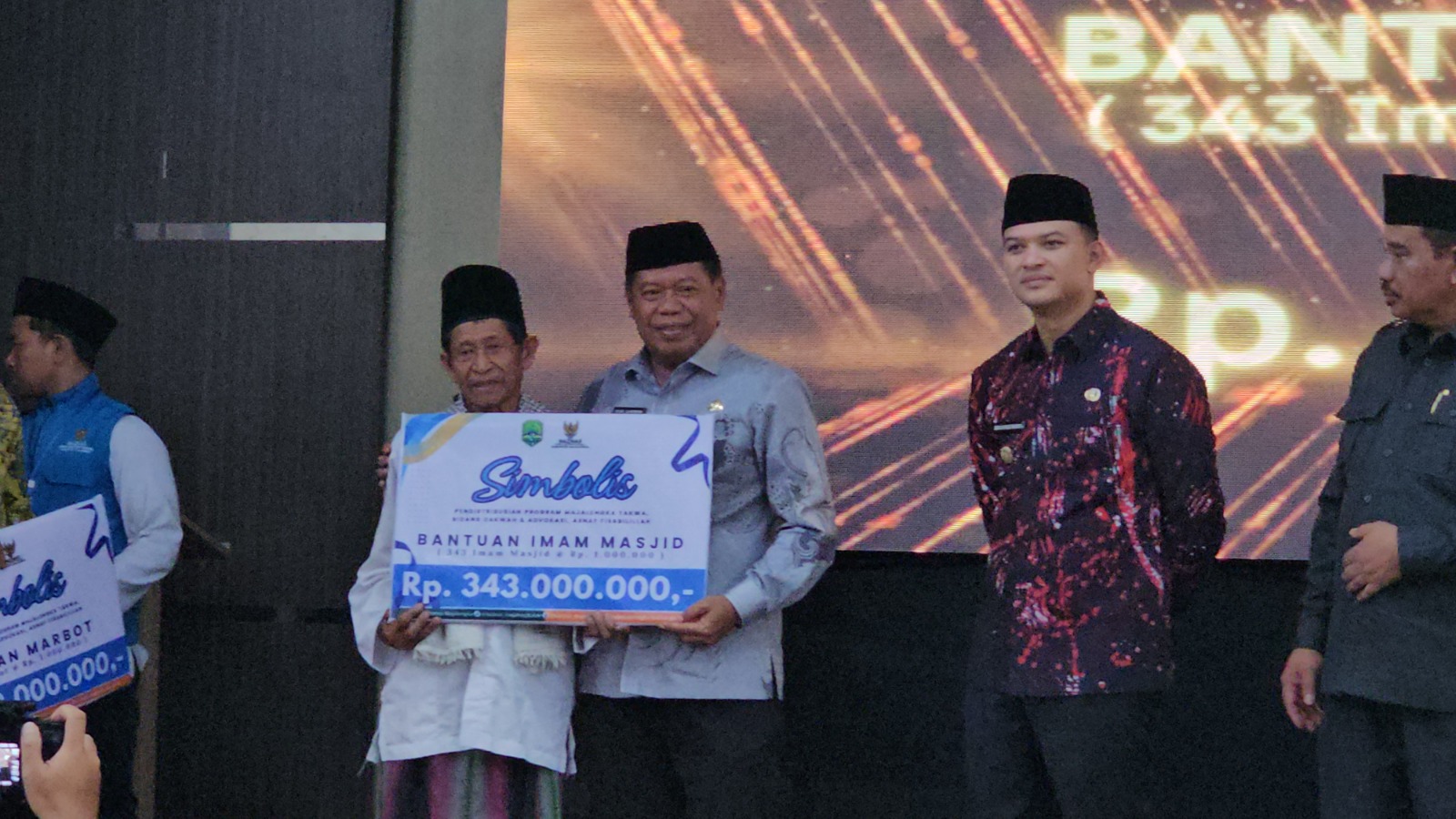 BAZNAS Majalengka Salurkan Bantuan Rp1,37 Miliar, Luncurkan Kampung Zakat, dan Anugerahkan BAZNAS Award 2026