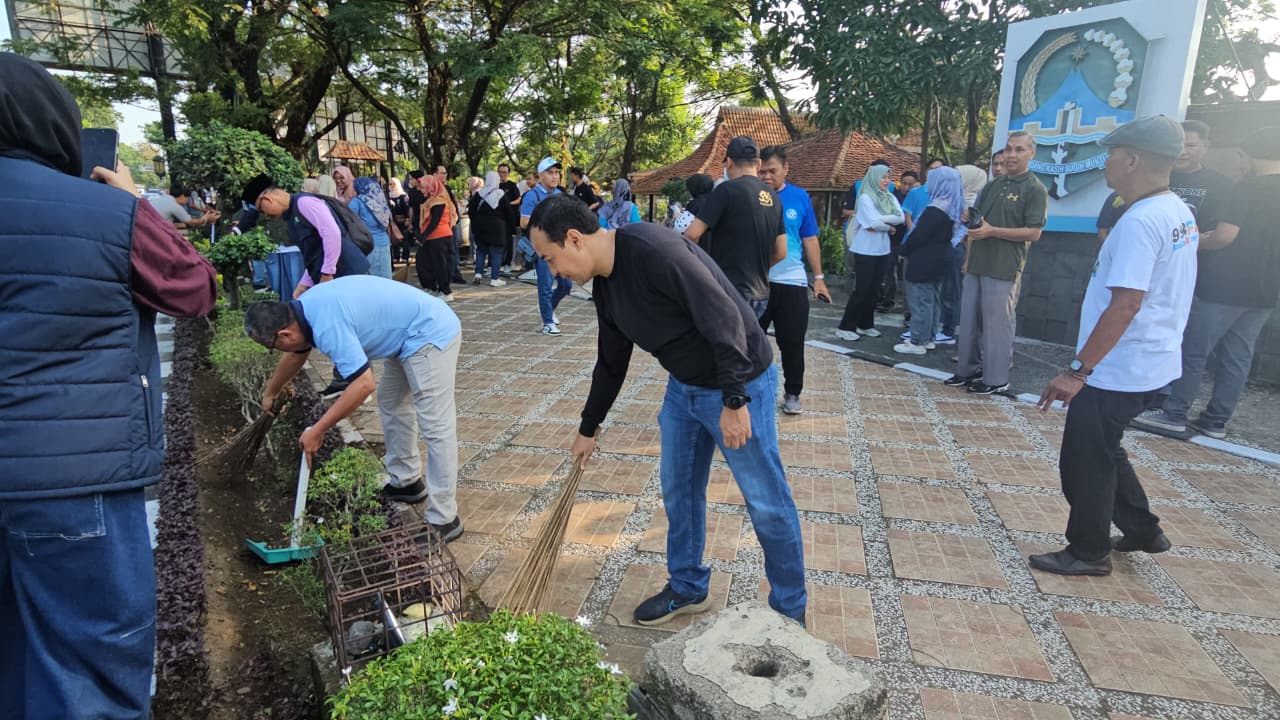 Momentum Hari Lingkungan Hidup Sedunia 2026: Wabup Majalengka Canangkan Gerakan ‘Geber Jumat’ di Pintu Masuk Kota