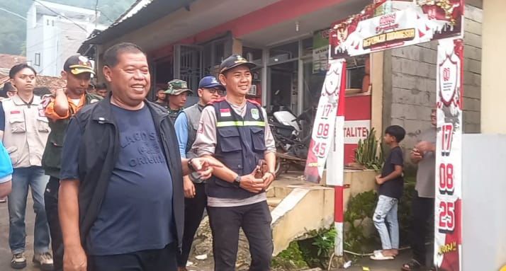 Gerak Cepat Bupati Eman Suherman Tinjau Lokasi Tanah Bergerak di Malausma, Siapkan Relokasi.