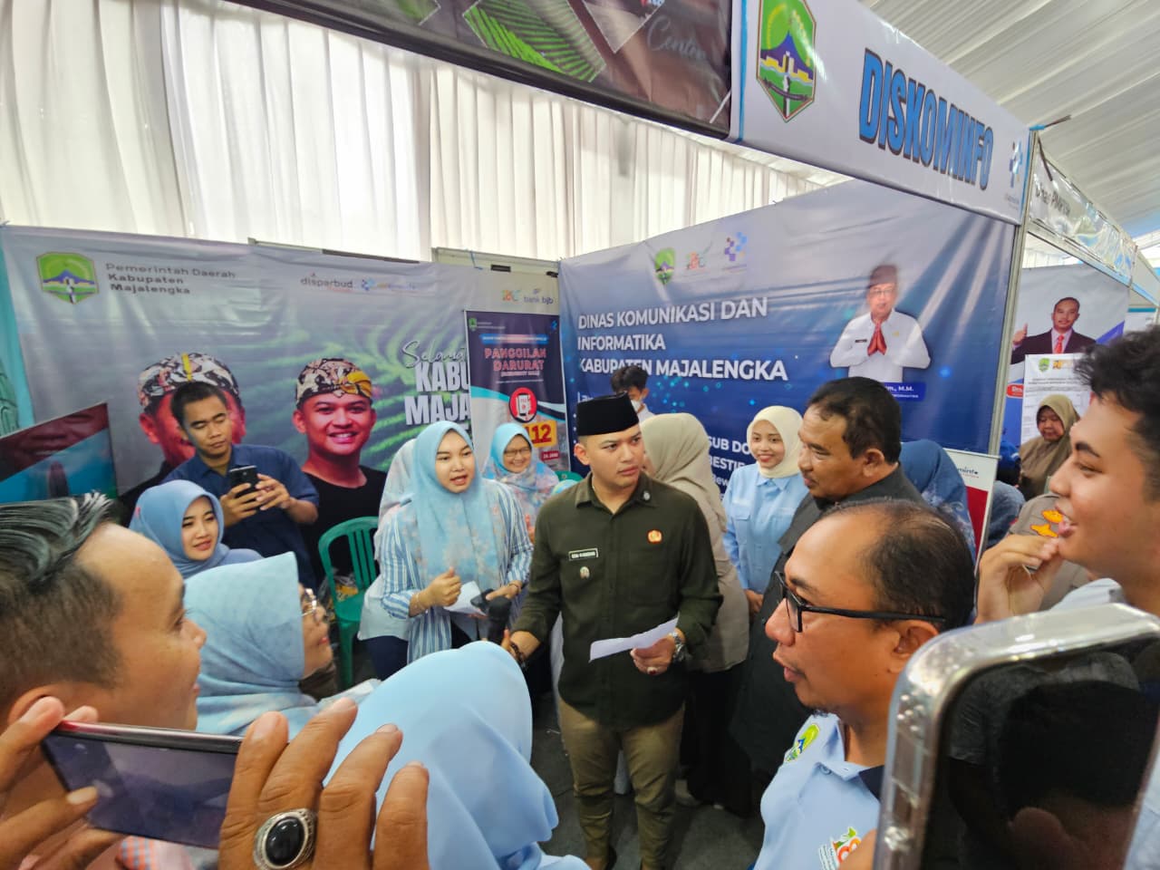 Peringati Hari Jadi ke-186, Wakil Bupati Majalengka Resmi Membuka Majalengka Expo 2026 dengan Ragam Pelayanan Publik dan Bazar Sembako Murah
